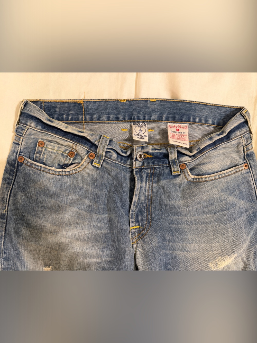 Vintage Lucky Boyfriend Jean. 100% cotton. Size 2/26